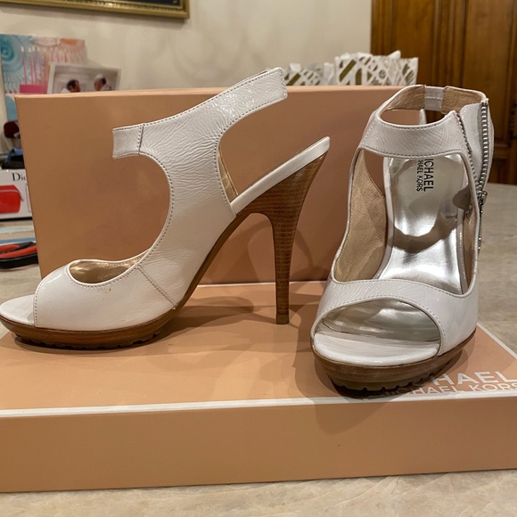 Michael Kors shoes - Picture 2 of 5